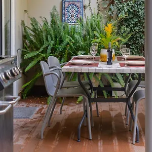  Apartment Urban Retreat